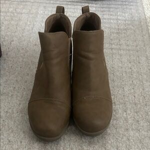 Comfortable Wedge Tan Ankle Booties